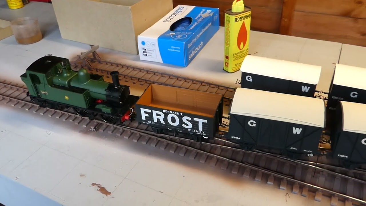 John`s new `quickie` 7mm layout . Using Marc Dobson`s `Flippem` auto coupling system.