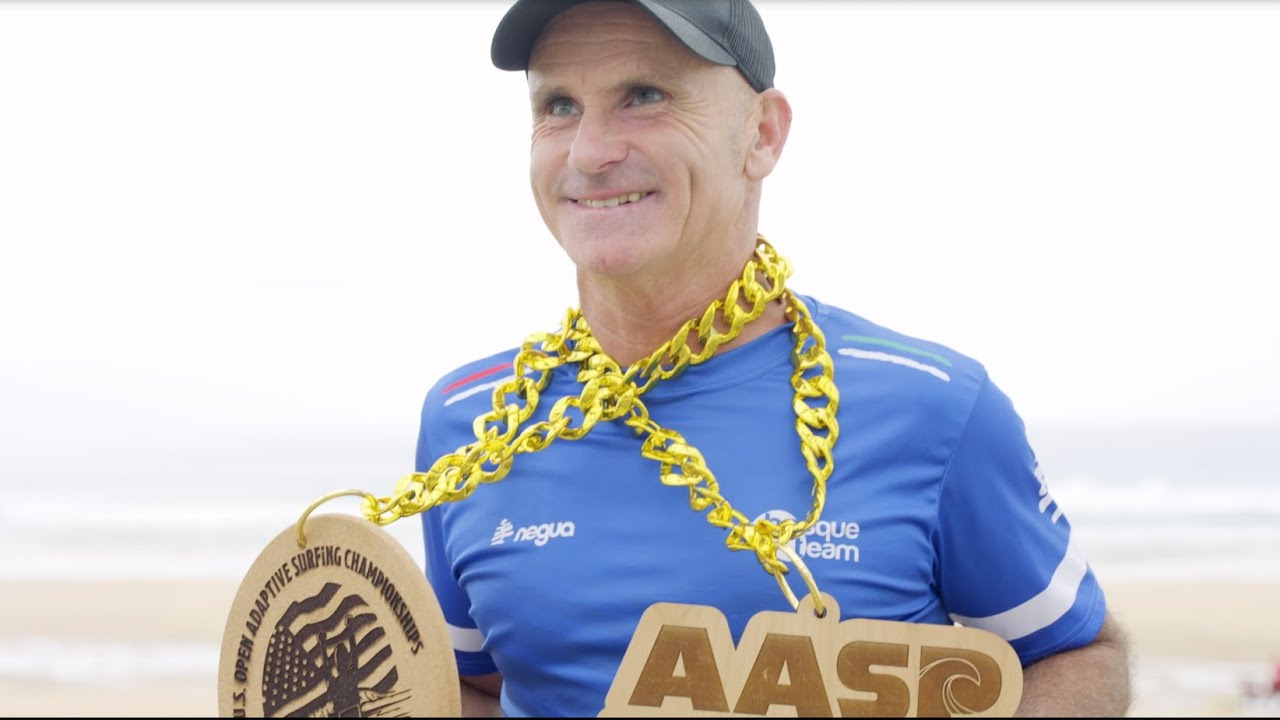 El surfista Aitor Francesena presenta en casa su sexto t&iacute;tulo mundial