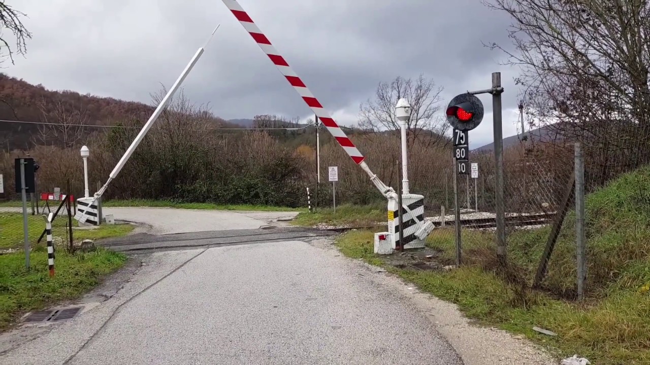 Passaggio a livello Cittaducale (RI)// Level crossing