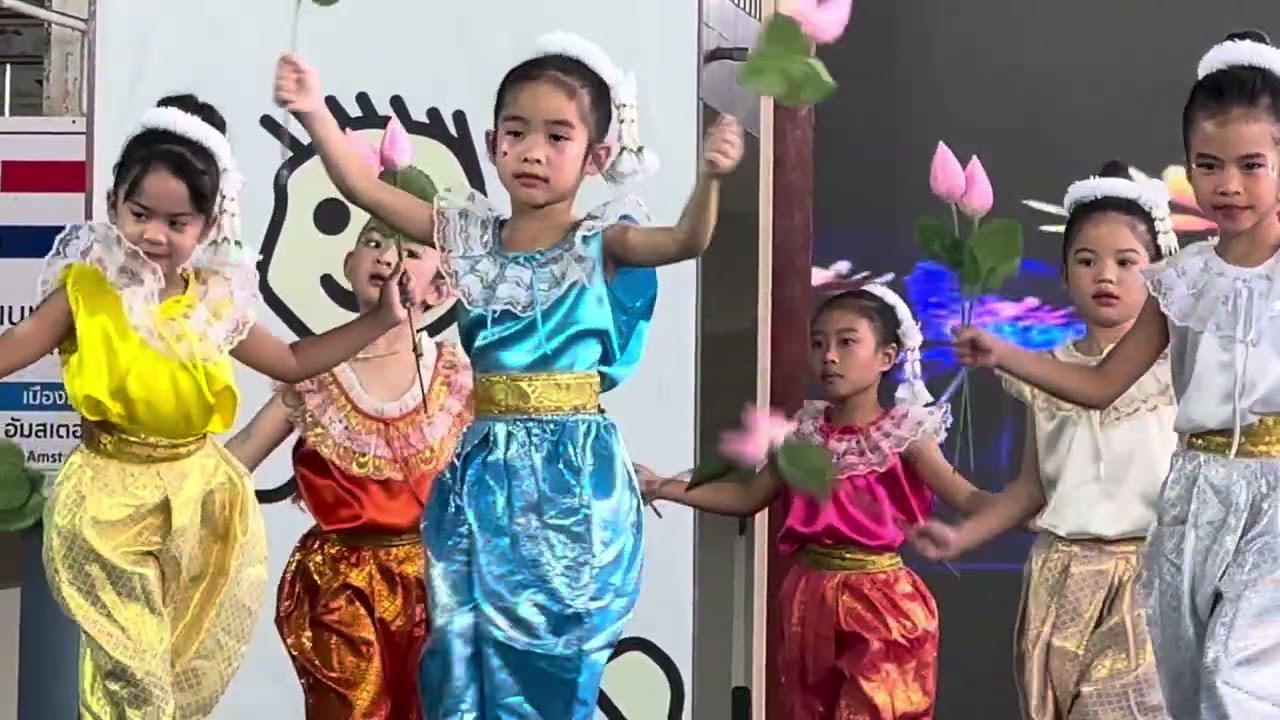 @บริ๊งค์ไบรท์On-Air น้องบริ๊งค์แสดงชุดระบำดอกบัว อนุบาล3 #brinkbrightลูกแม่บี 