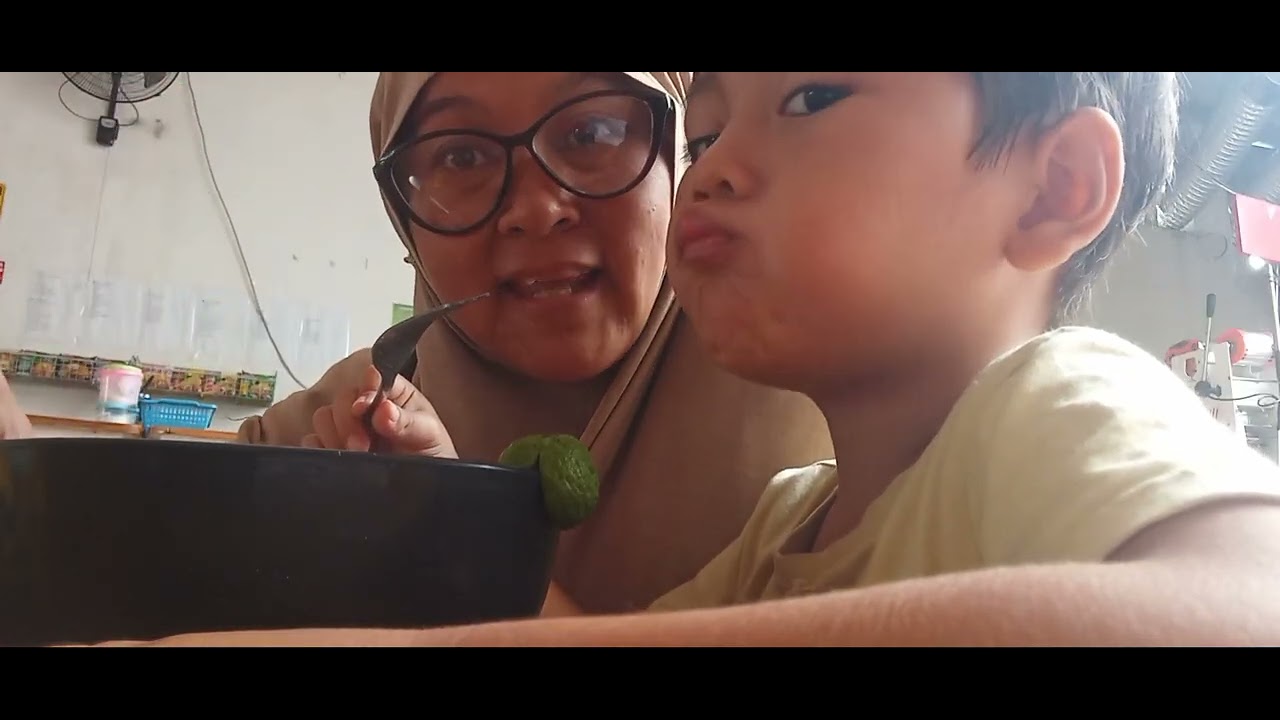 MasyaAllah anak bayi mau seblak prasmanan tapi ga pedes.