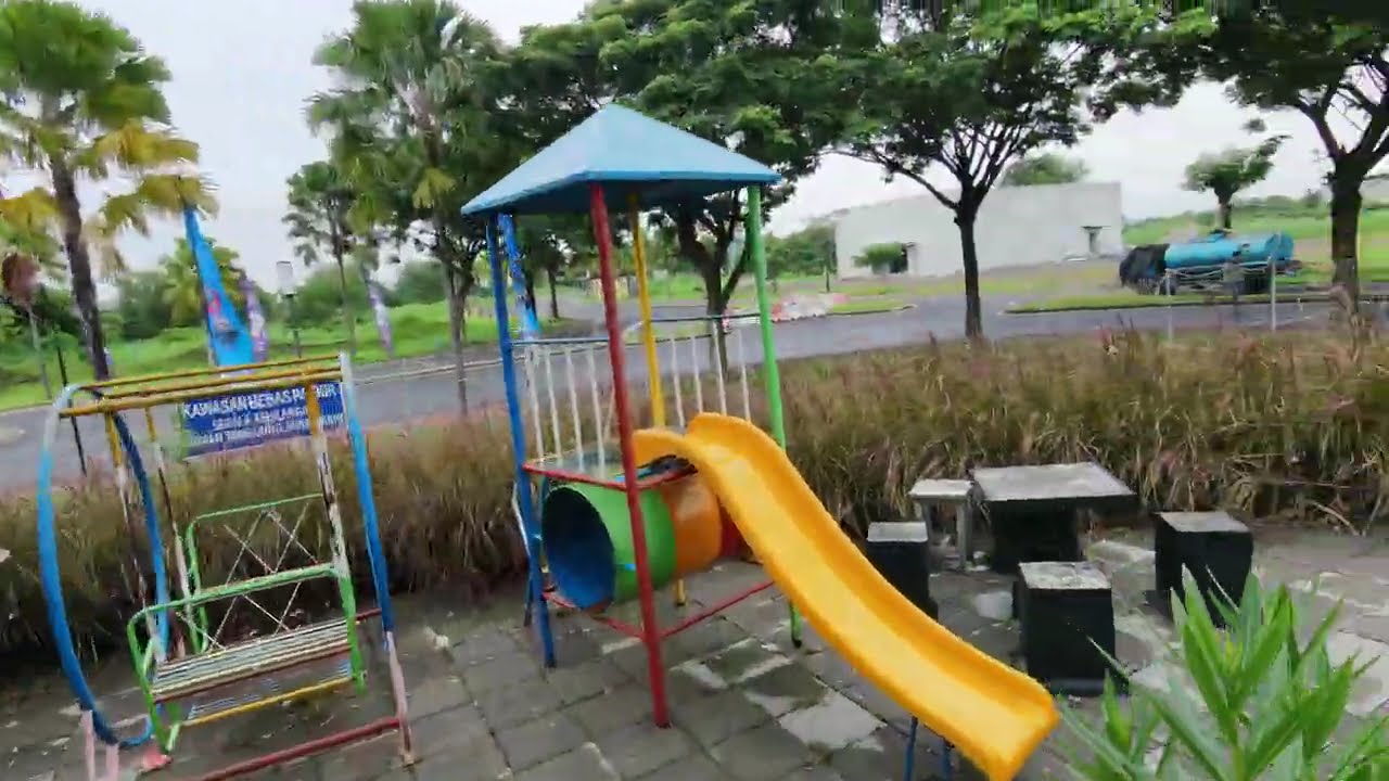 Food Court yang Biasanya Ramai, Pagi Ini Sepi | FPV DJI Neo 2