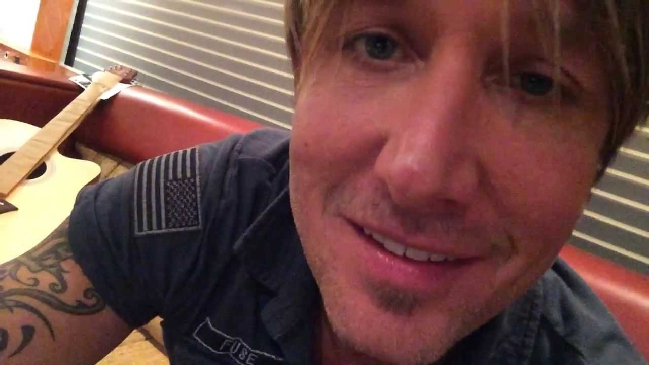 Keith Urban - Urban Chat: Wrapping Up Tour, Grammys, ACM Nominations, & more! (Episode 81)