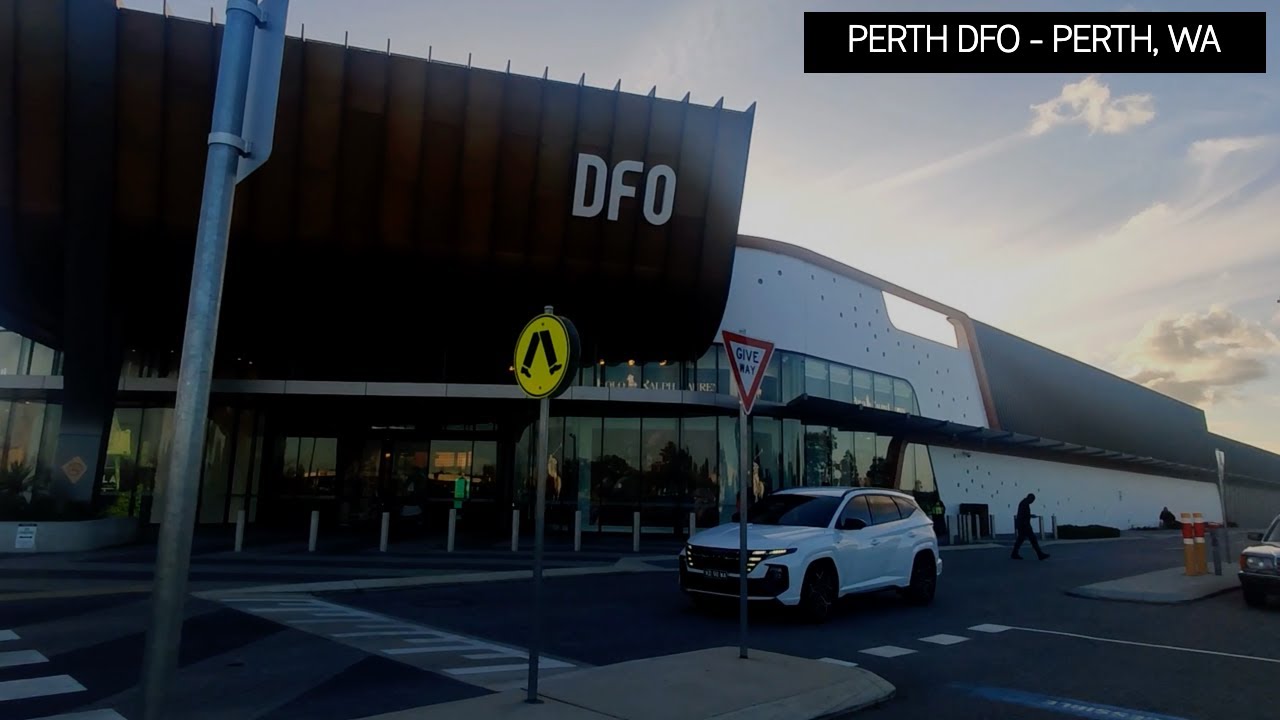 SHOPPING at the PERTH DFO | Reza Hasny