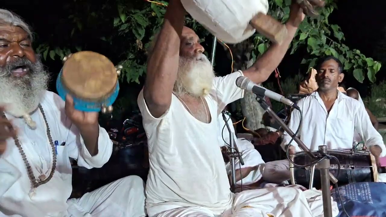 पूरब दिशा से आइल मोर सतगुरु ए के द्वारा भजन गायक कुसुम साहब
