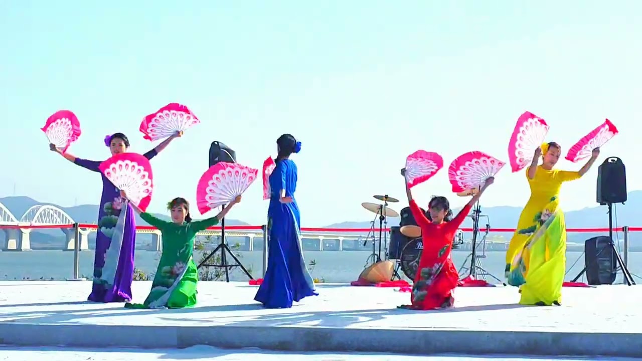 MUA QUAT VIET - Sắc hoa 평택시 다문화여정 cô dâu Việt 