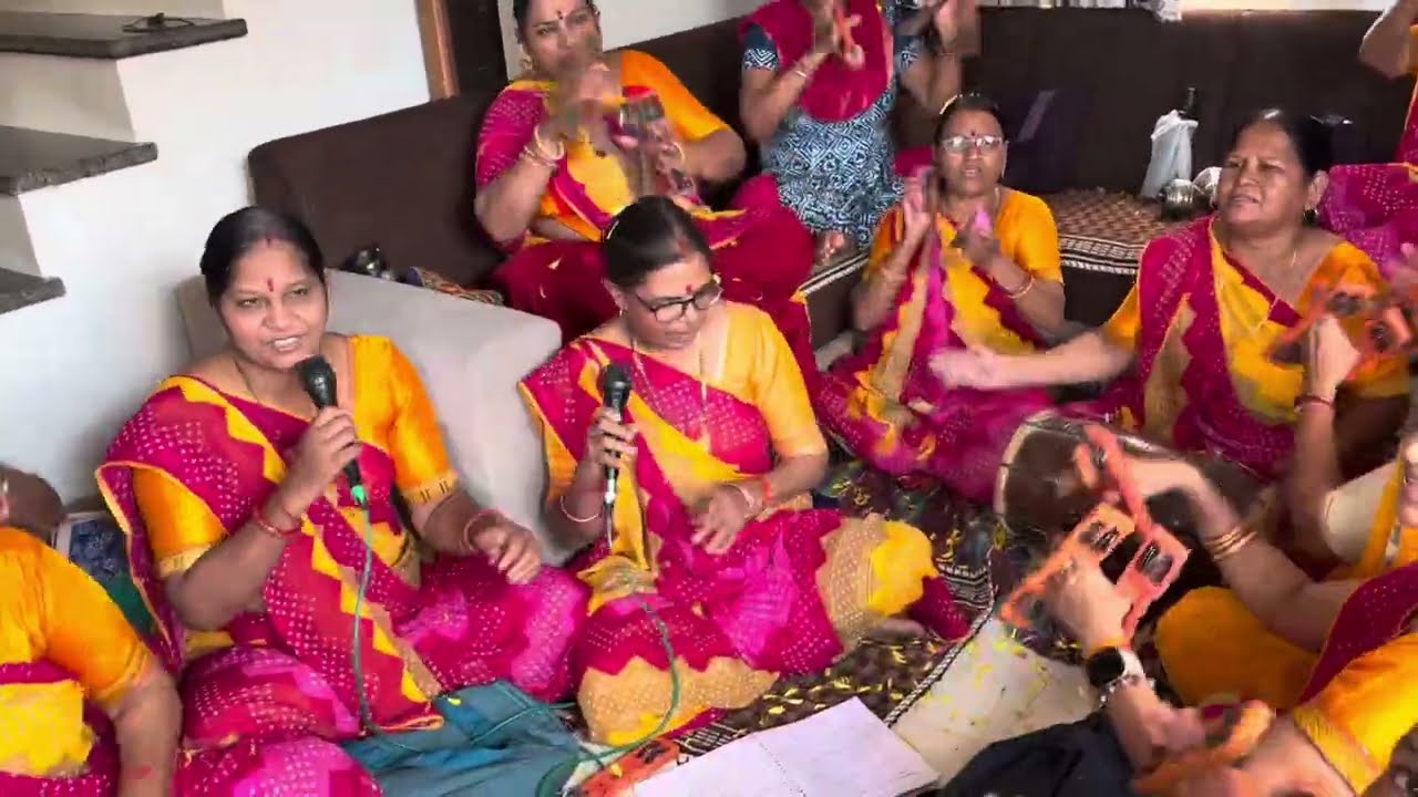 લખેલું છે 🌺 🌹શ્રાવણના સોમવારનું સરસ ભજન 🌹