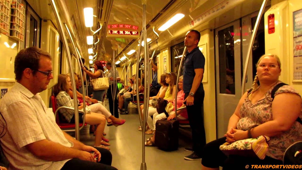 2015.07.10. - Utazás az M2-es metróval Budapesten (Örs vezér tere - Blaha Lujza tér)