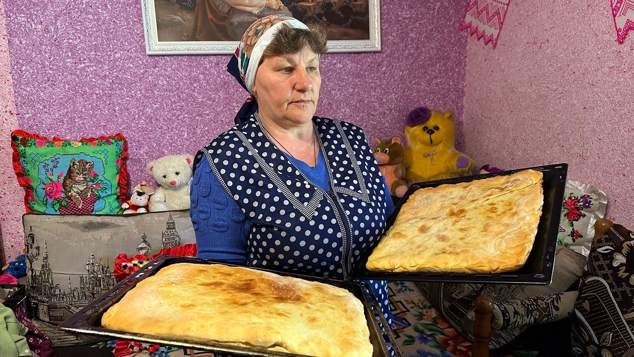 Grandpa Climbs the Mountain for Berries, Grandma Bakes Bread | Life in a Carpathian Village