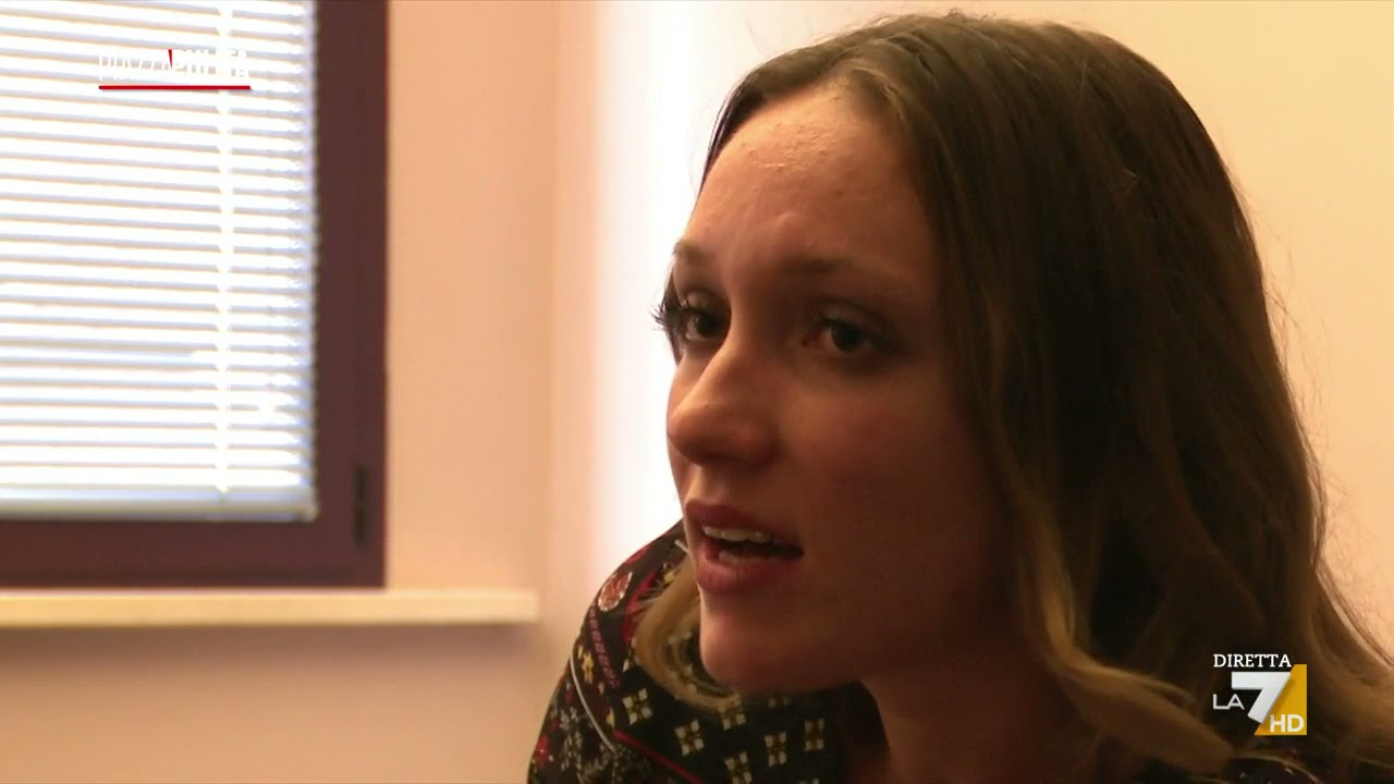 ‘Dovevo solo sparire’. Storie di anoressia