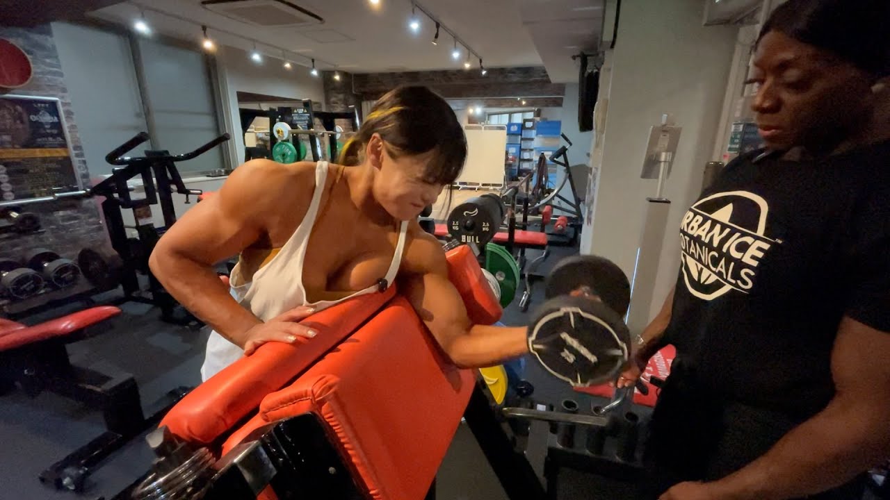 女子ボディビル世界チャンピオンが教える腕トレ