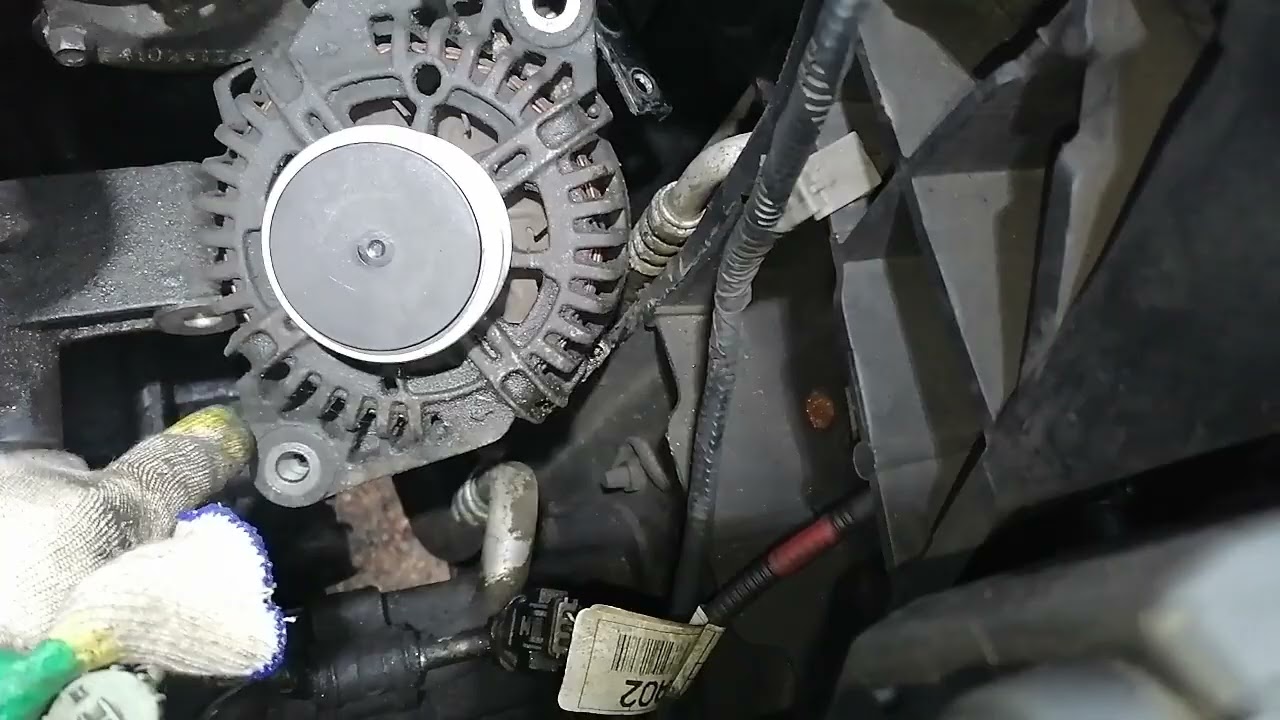 Как снять генератор на Hyundai ix35, Tucson.