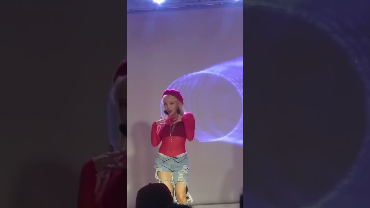 Dasuri Choi dancing to 