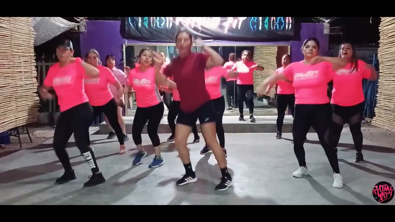 Y YO SIGO AQUI WORKOUT MIX - PAULINA RUBIO🔥🔥#zumbafitness