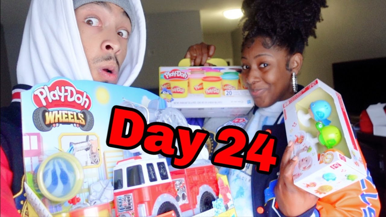 LAST MINUTE CHRISTMAS SHOPPING!...AND A WHIP IT UP! 🔥🔥 // Vlogmas Day 24
