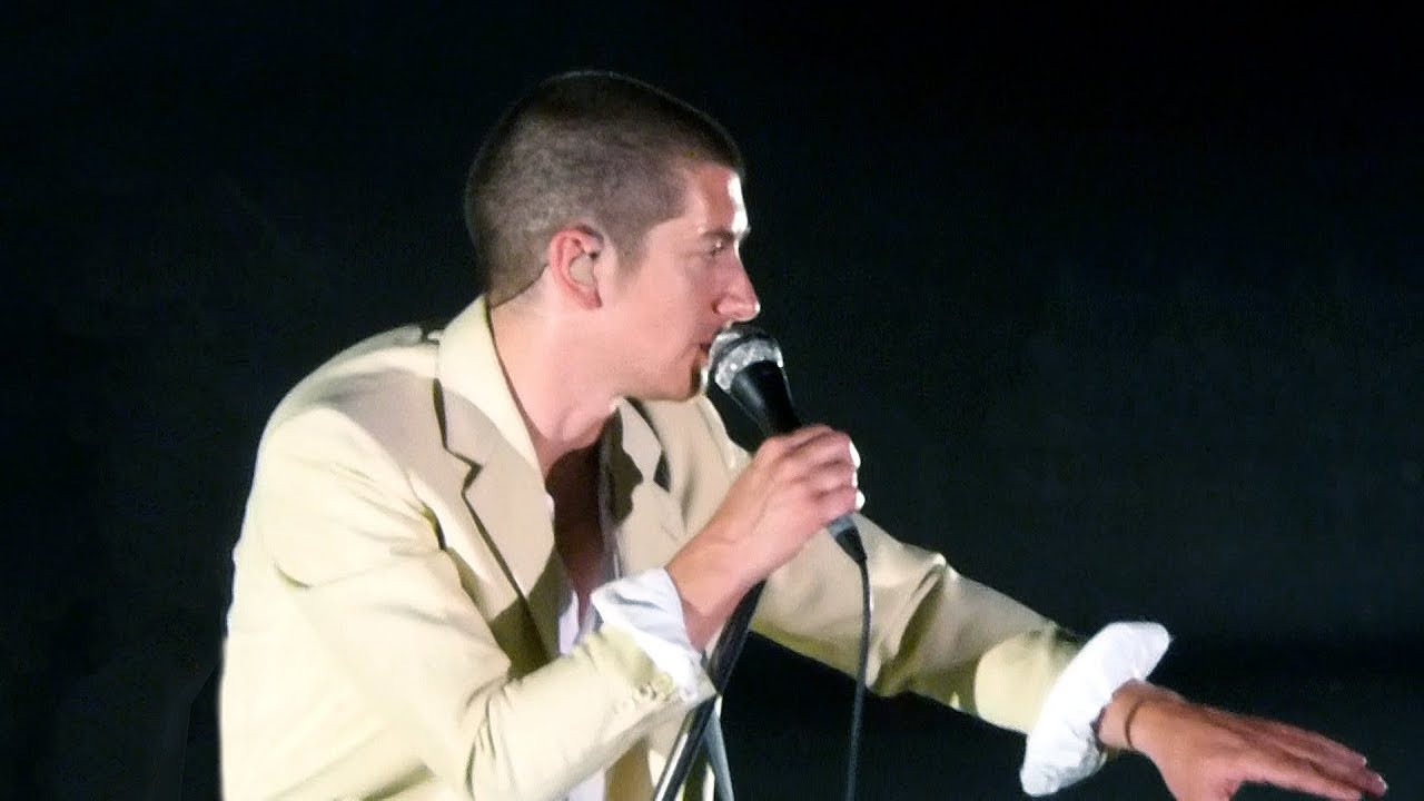Arctic Monkeys - Don't Sit Down 'Cause...  [Live at Manchester Arena - 07-09-2018]