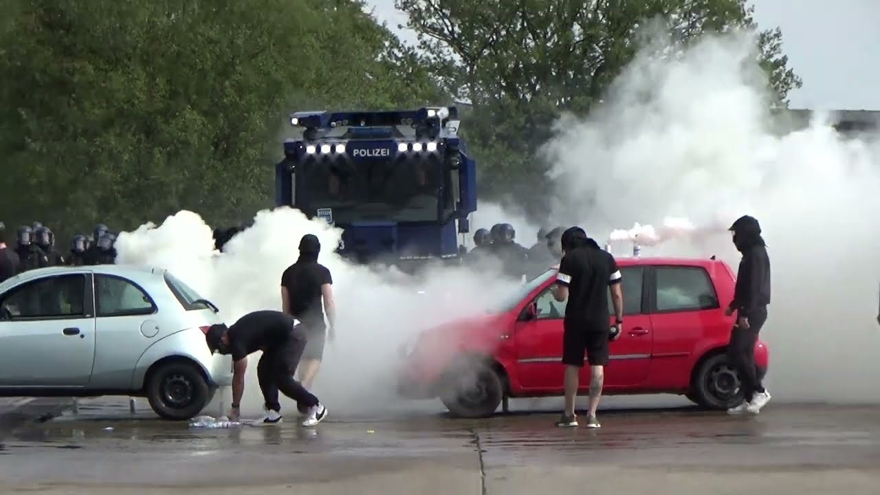 [UDA-Lage] Vorführung Einsatzhundertschaft und Wasserwerfer/Sonderwageneinheit der Bundespolizei