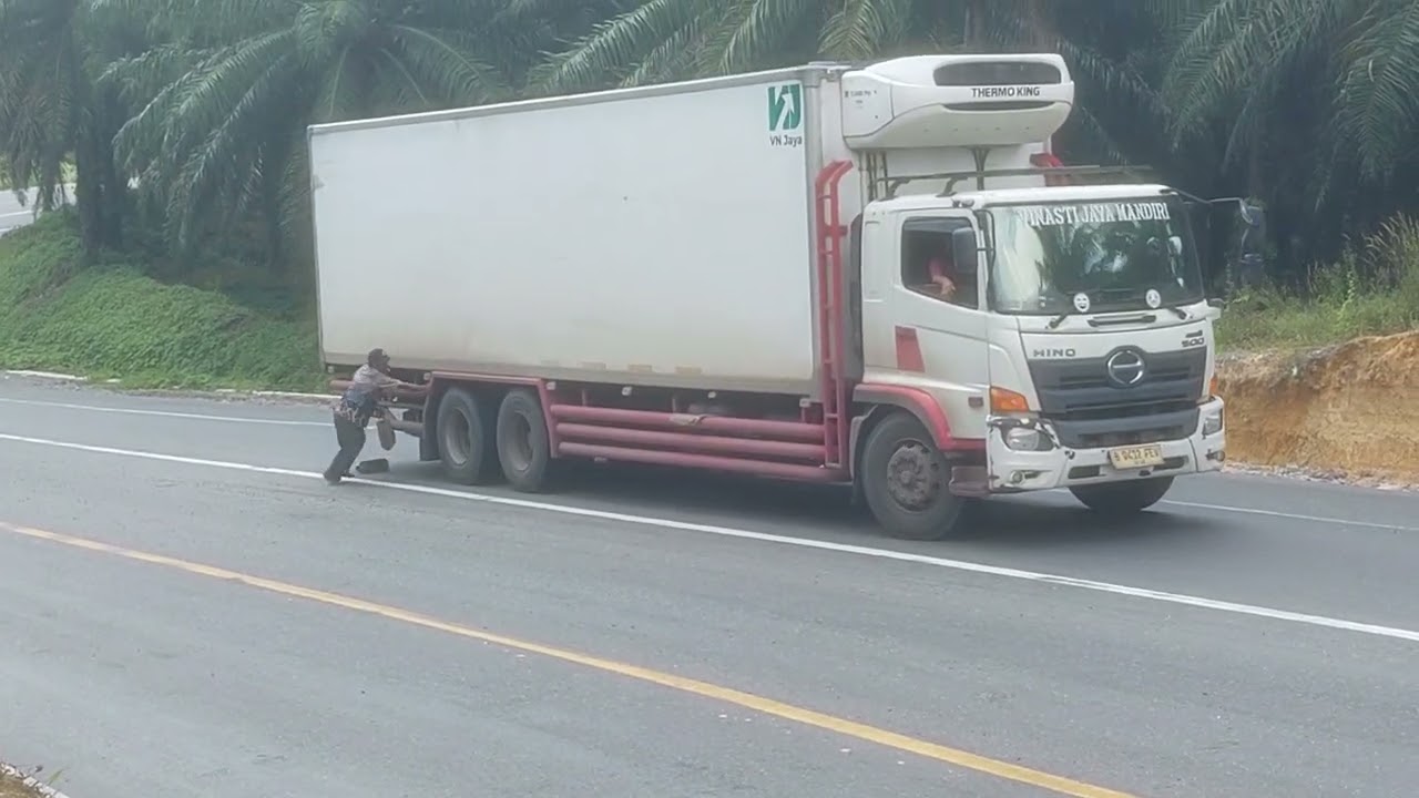 SOPIR TRUK.BOX PANIK SAAT DAPAT SIRASAT BURUK DIBUKIT KODOK HARI INI
