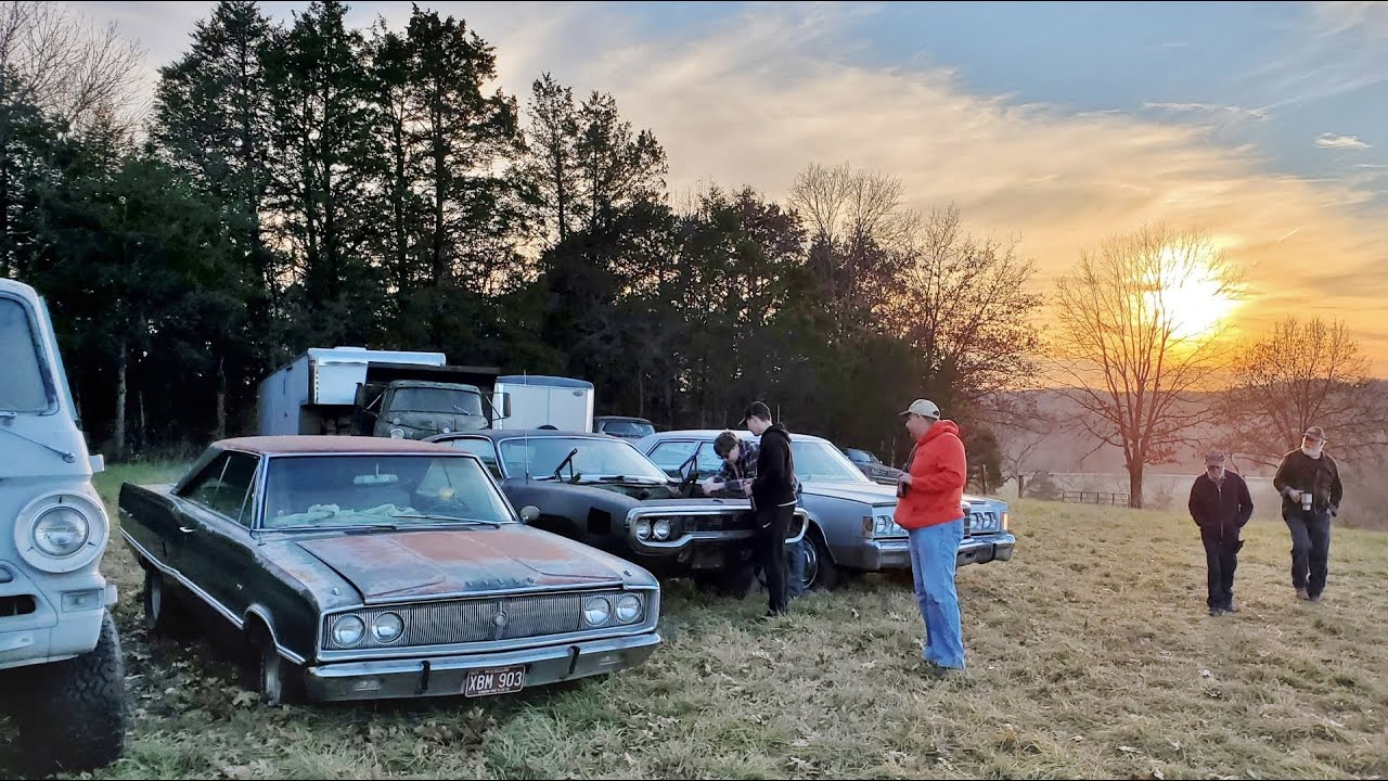 Farm Yard Full of Mopar Muscle Car Projects!