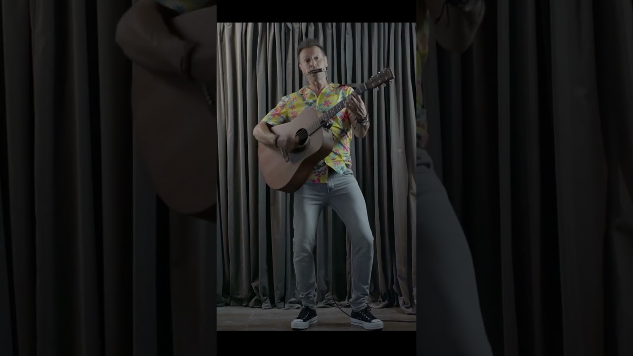 A Shotgun Wedding Acoustic in a #SamCooke stylee #harmonica 🤓🥳