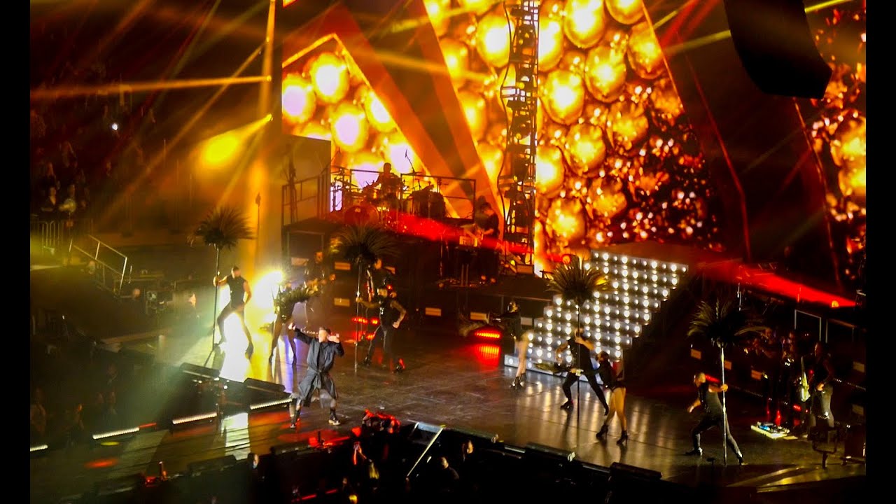Ricky Martin - Livin' la Vida Loca Live @ Madison Square Garden, New York (2021)