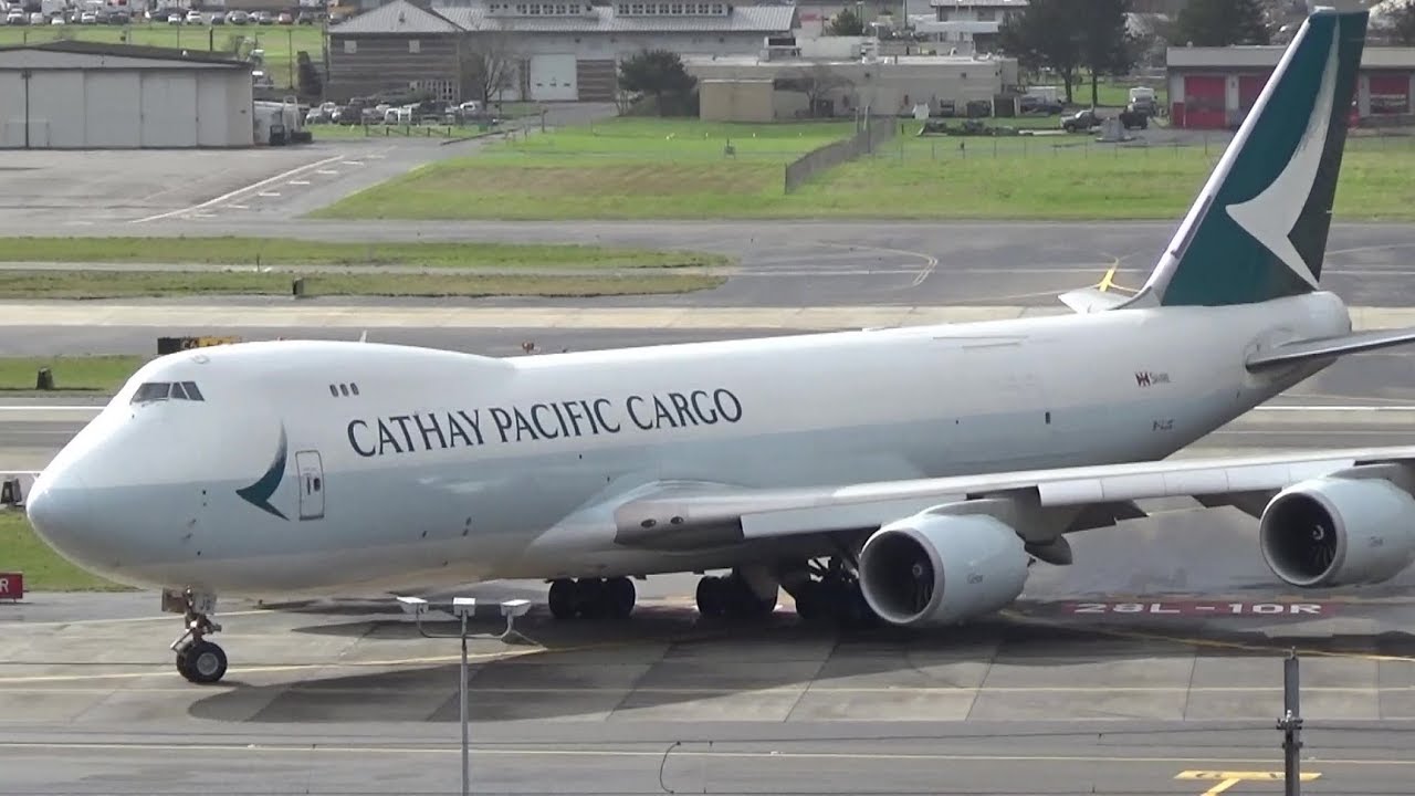 Cathay Pacific Boeing 747-8 (B-LJG) at Portland Airport (PDX)