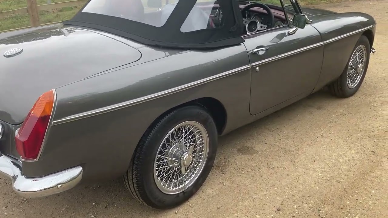 MGB V8 Roadster  - metallic grey