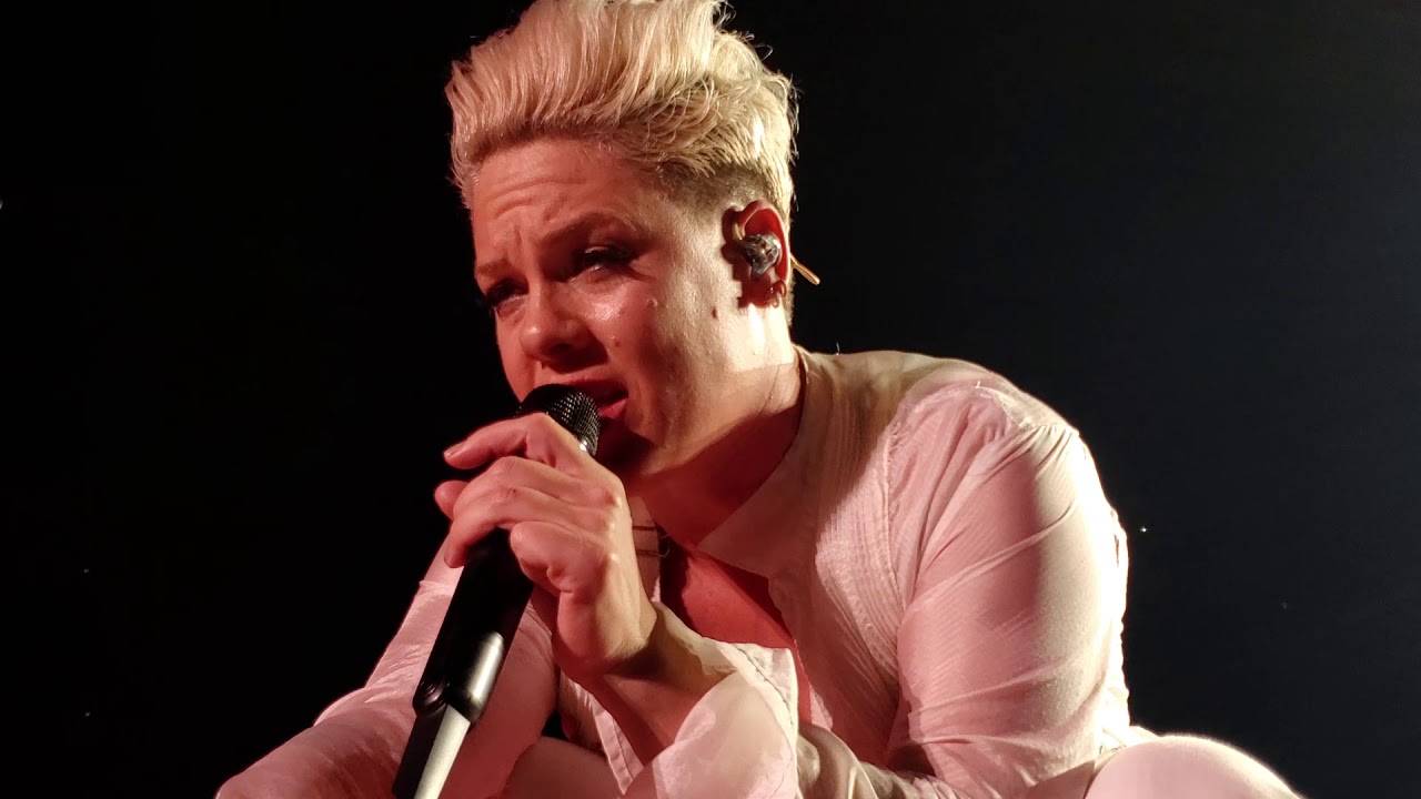 P!nk - Perfect (Beautiful Trauma World Tour, Vancouver)