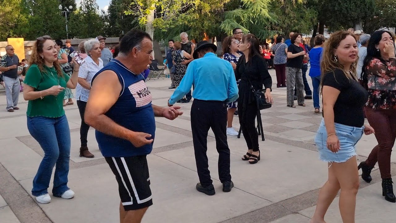 Mas lleno cada dia En vivo 