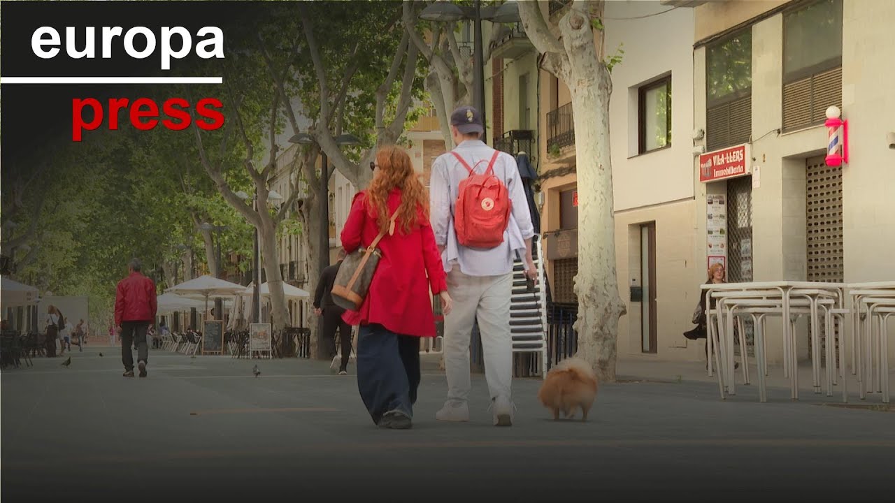 Las calles de Vilanova i la Geltrú vuelven a la normalidad tras un incendio con humo tóxico