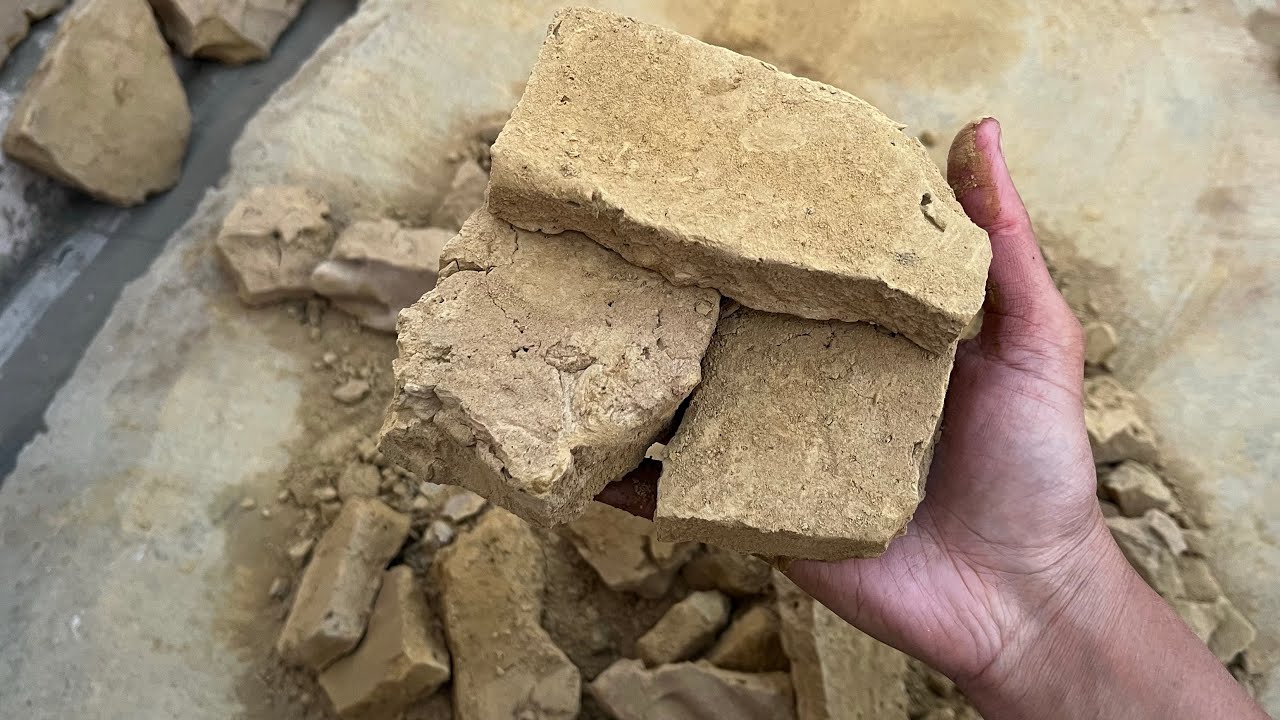 ASMR | New Mini chunks of Golden Mud Dry crumbling sifting and shapes making on Timelapse 