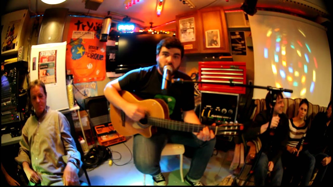 Pépé et sa guitare -barre ça là