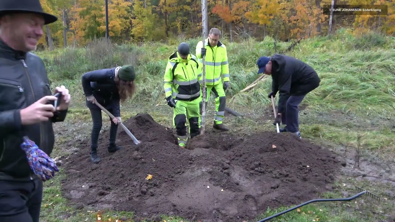 Göta kanals trädplanteringsceremoni med inbjudna trädfaddrar i Söderköping 2023