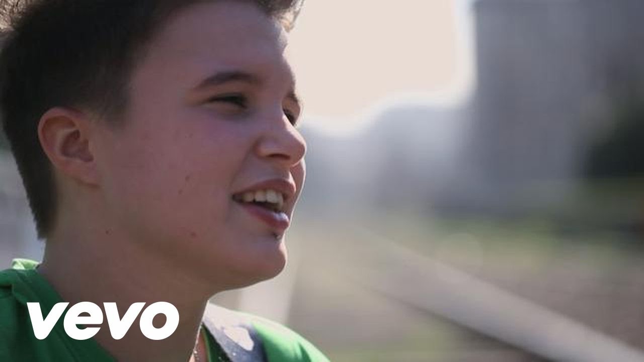 Loïs Silvin - Paparazzi (Clip officiel)