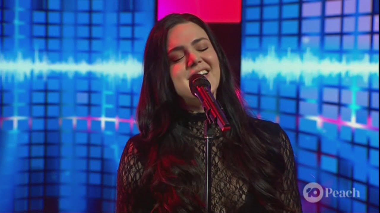 Vanessa Amorosi - Run (Acoustic - Live on The Loop) [2019]