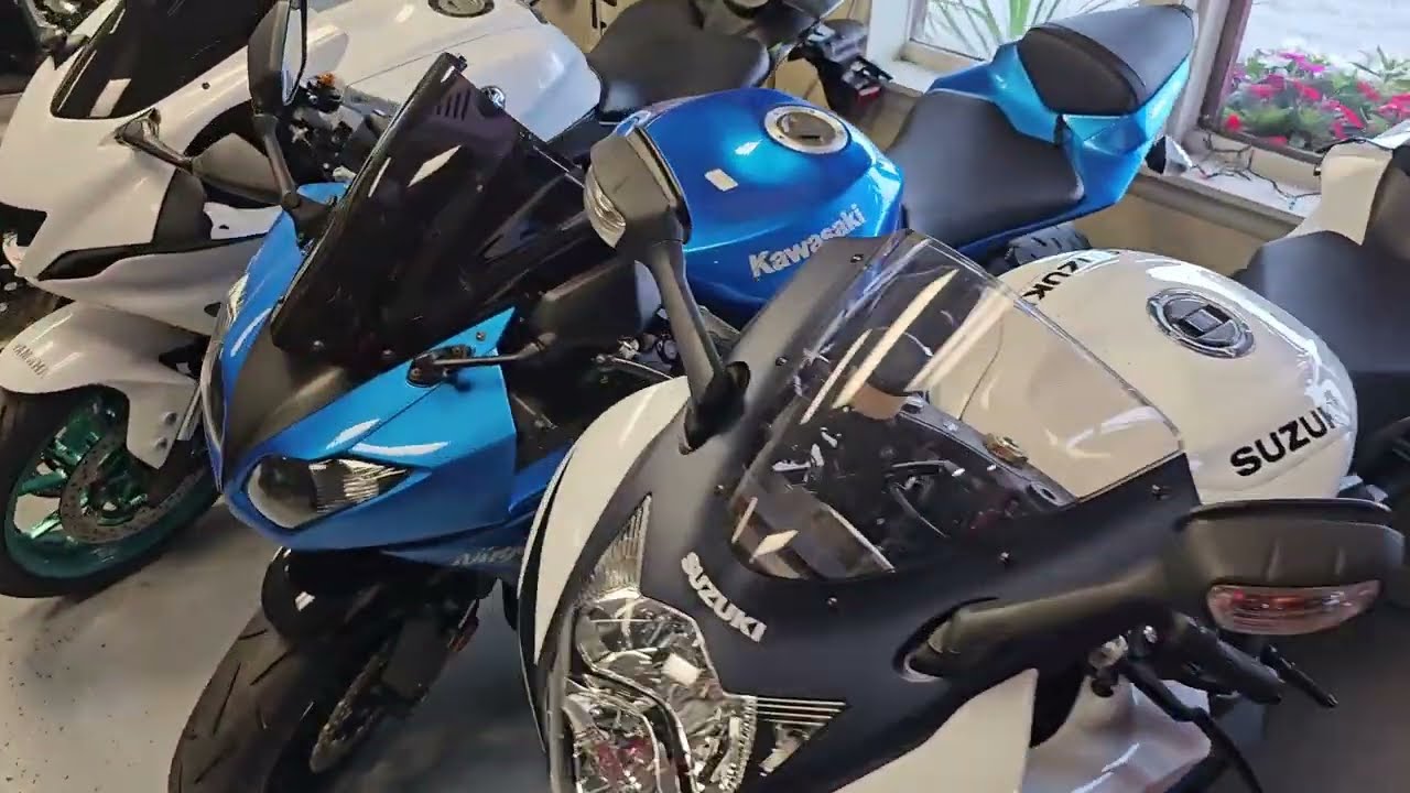 Yamaha FJ09 2016 года. Универсальность этого мотоцикла ждёт, когда вы её откроете.