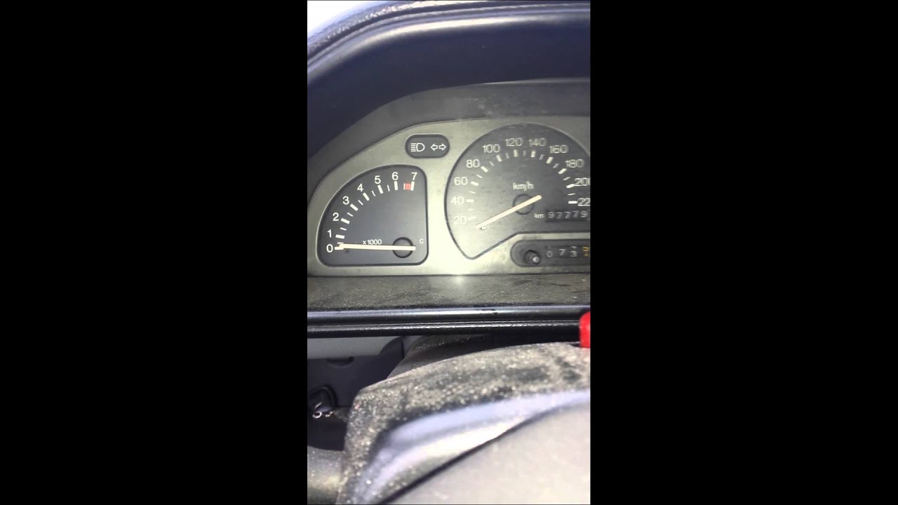 Ford Fiesta 1.4 CLX Cold Start -16