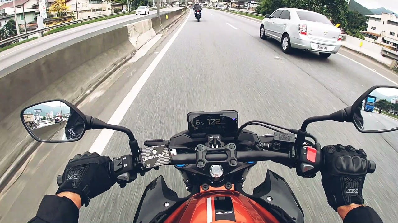 acelerando forte na CB500F
