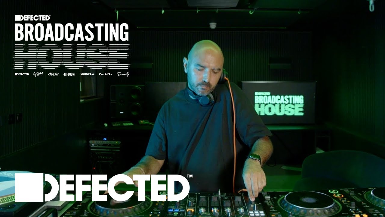 Deep & Jackin' House DJ Mix by Angelo Ferreri (Live from The Basement)