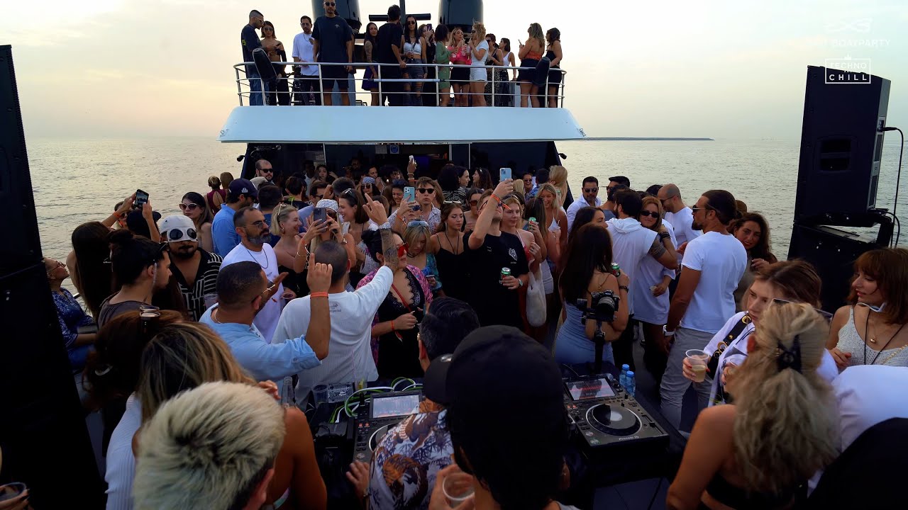 MONTA AT @Boatriders  AND @technoandchill  BOAT PARTY IN DUBAI