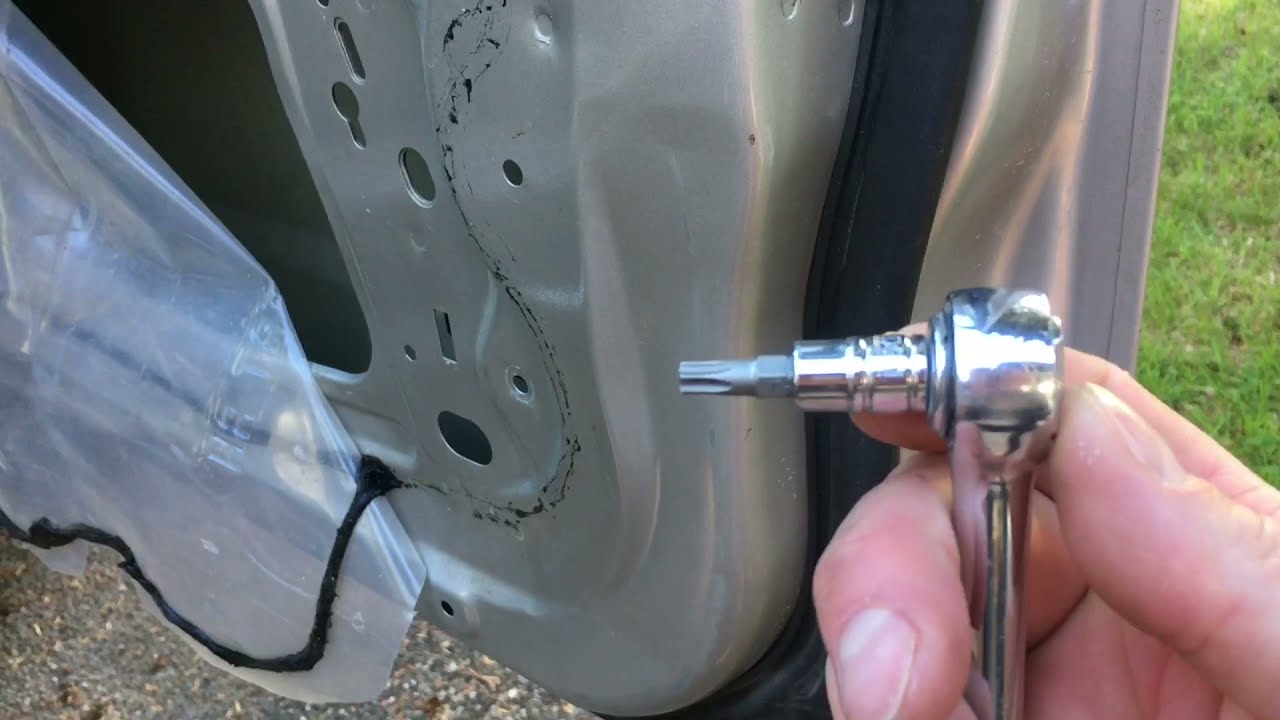 locking door handle GMC Canyon and door latch installation video