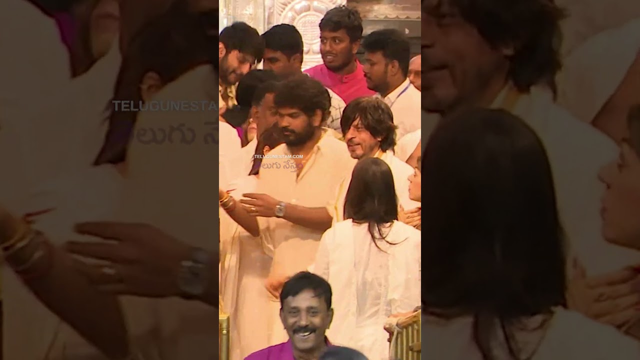 Shah Rukh Khan Inside Tirumala Temple