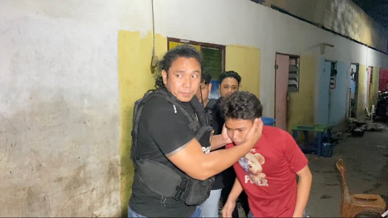 WARGA KETAKUTAN! PEMUDA MABUK NEKAT ANCAM ORANG TUANYA SENDIRI