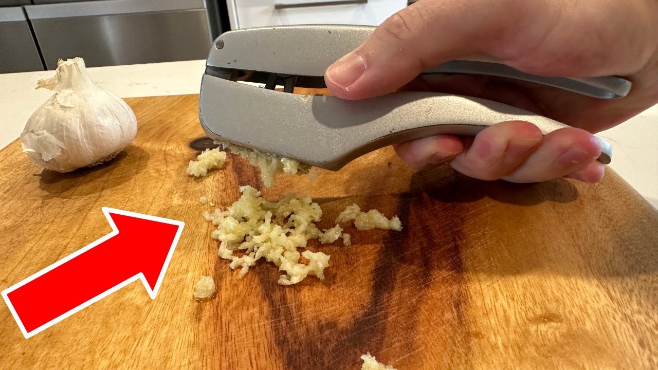 Best Garlic Crusher NO PEEL NEEDED! Zyliss Review