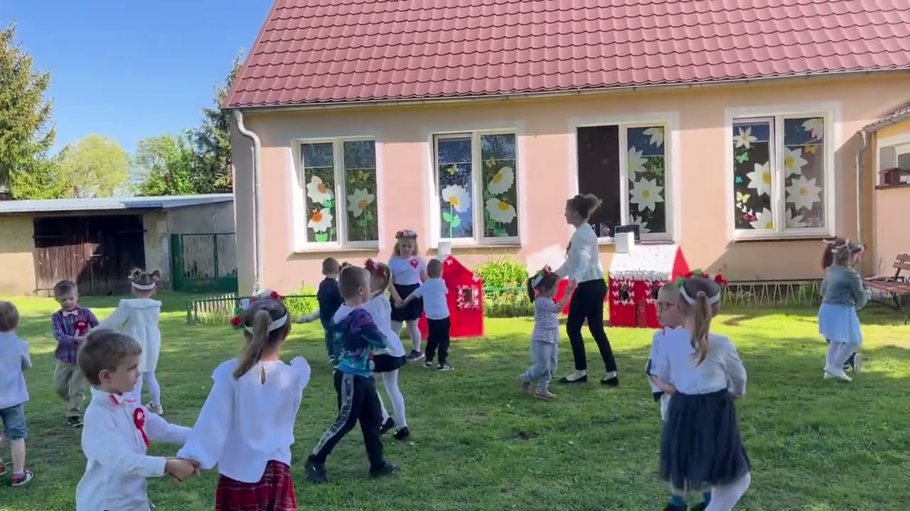 Mali Odkrywcy Przedszkole w Bytnicy Święta Majowe ,,Majowa Jutrzenka''