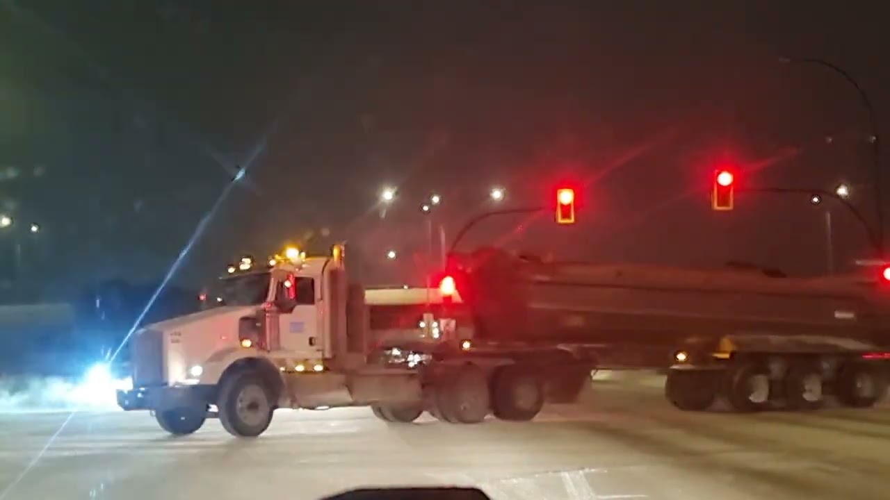 #Saskatoon WEST Midnight drive in -35&deg;C December 20 2022