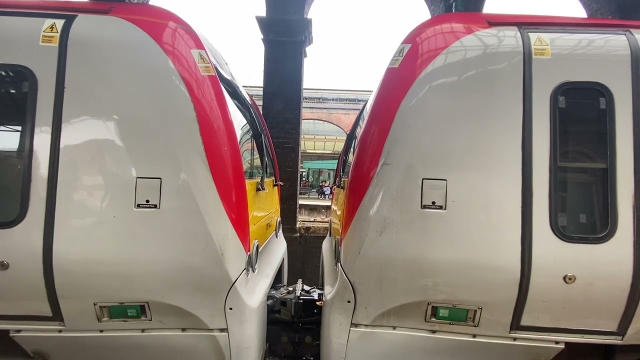 Class 175s uncoupling at Chester (Platform 4)