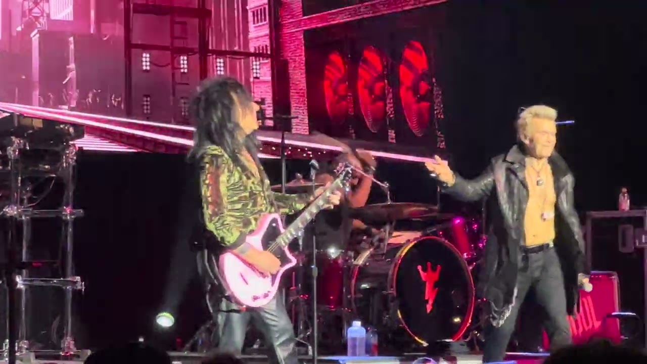 Steve Stevens White Wedding Performance/Ciari Guitars