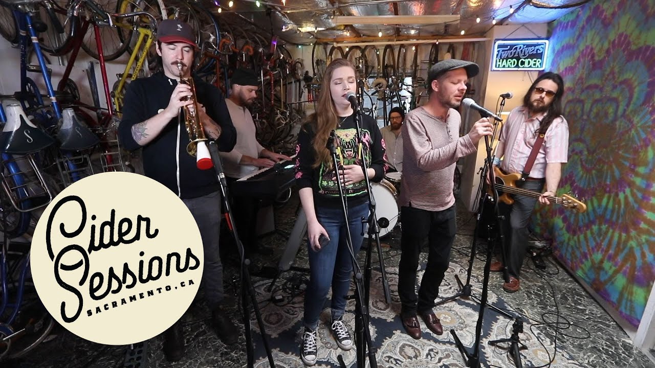 Ezra Bell - Junk Food Chimney (Live)|Cider Sessions
