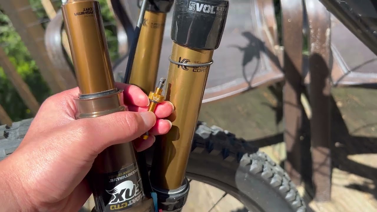 Peaty's Bourbon Tubeless Valve to Kashima Coat